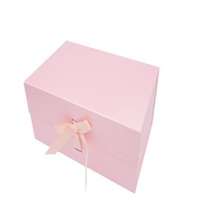 Gibt es eine Pralinenschachtel mit Rosenmotiv und Pralinen mit Orangengeschmack?